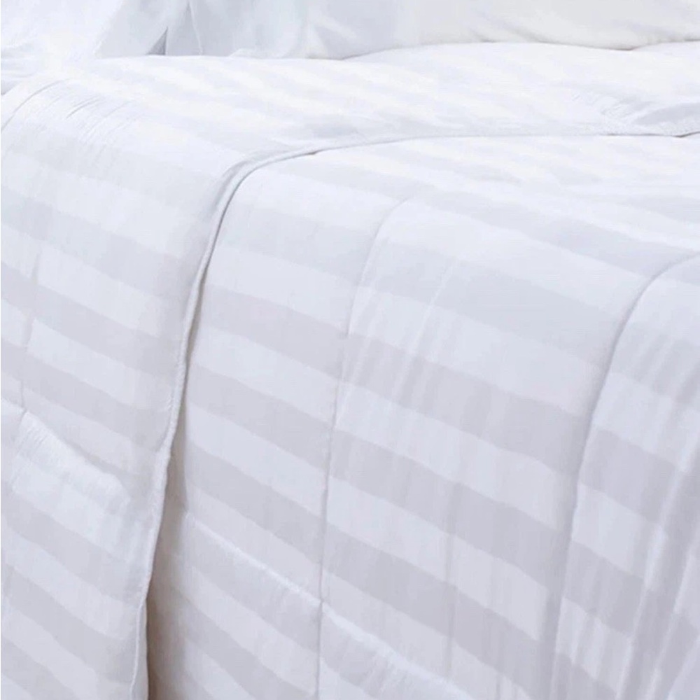 Cariloha organic bamboo duvet insert  95x106 white comforter